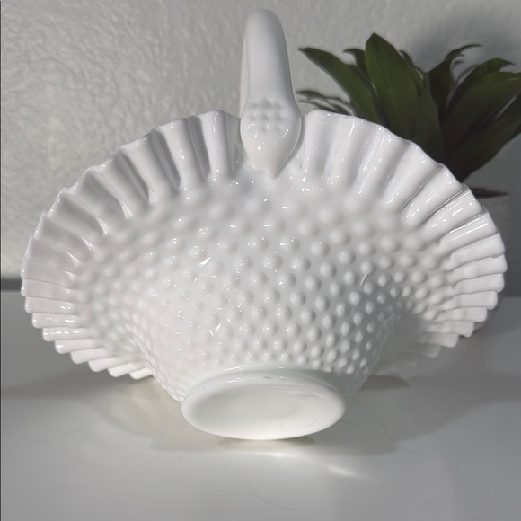 VTG~ Fenton Whit Milk Glass Hobnail Textured Pattern Ruffled Serveware Basket - Picture 4 of 5